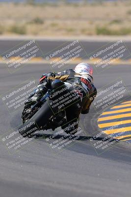 media/Oct-08-2022-SoCal Trackdays (Sat) [[1fc3beec89]]/Turn 11 Backside (1145am)/